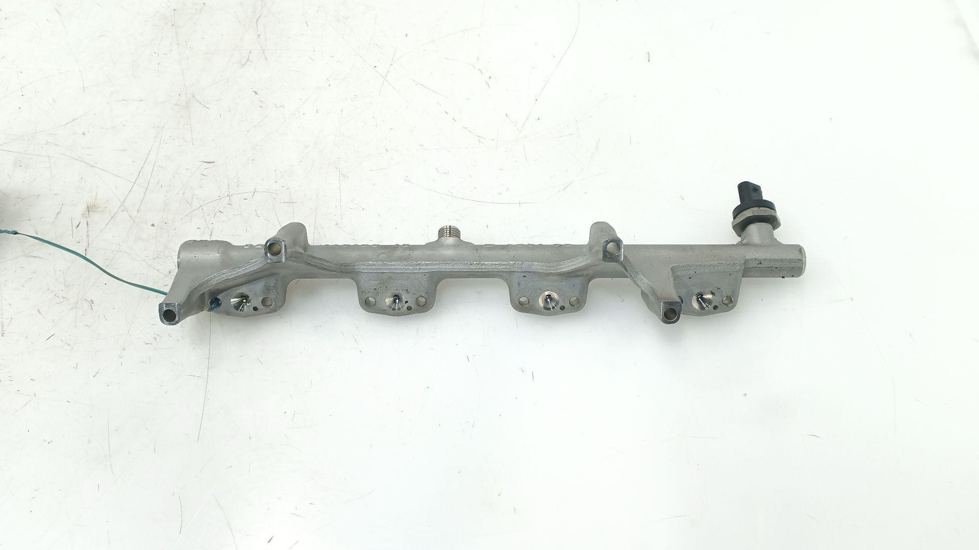 RAMPA INYECTORA BMW X2 (F39) 2017- (13537639979 1731148)