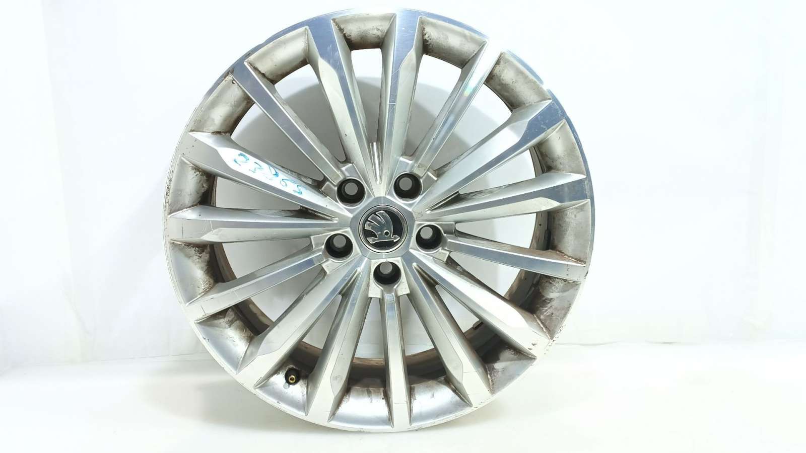 LLANTA DELANTERA DERECHA 565601025E 565601025E 