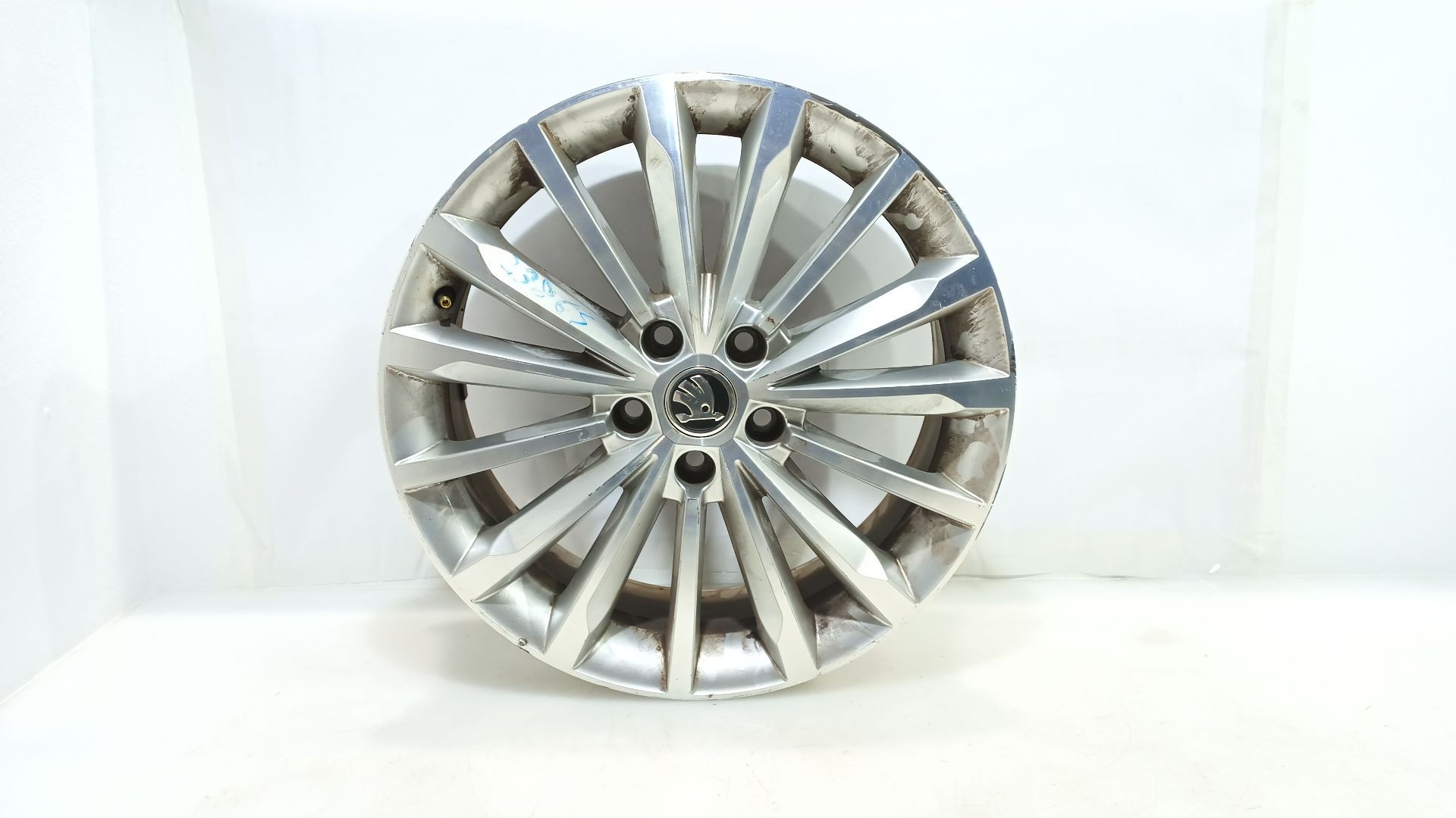 LLANTA TRASERA DERECHA 565601025E 565601025E 