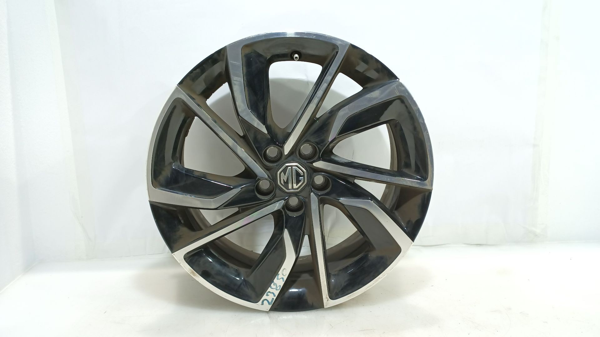 LLANTA DELANTERA IZQUIERDA 11513291 11513291 