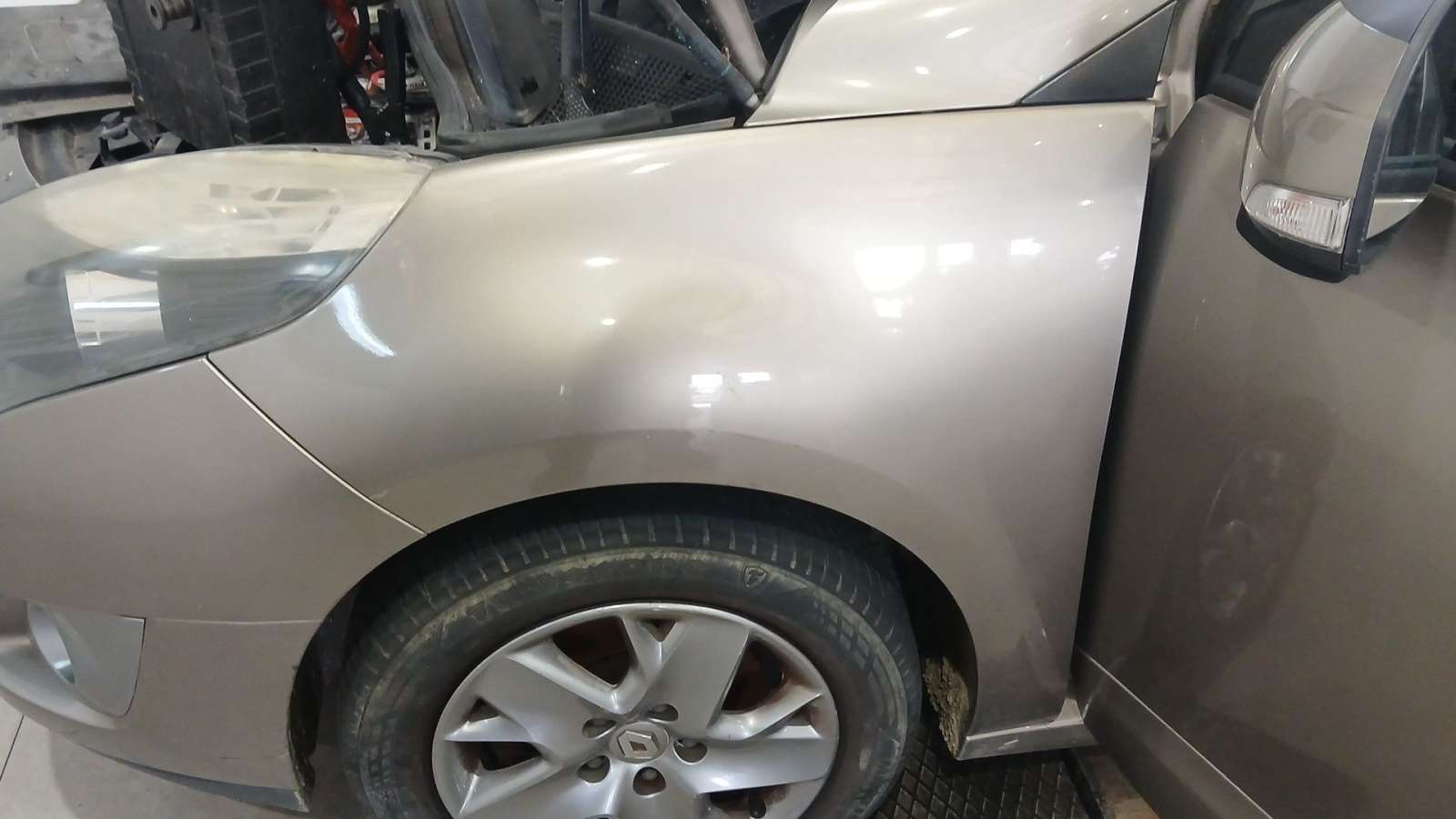 ALETA DELANTERA IZQUIERDA RENAULT GRAND SCÉNIC III (JZ0/1_) 2009- (631017581R 1773323)