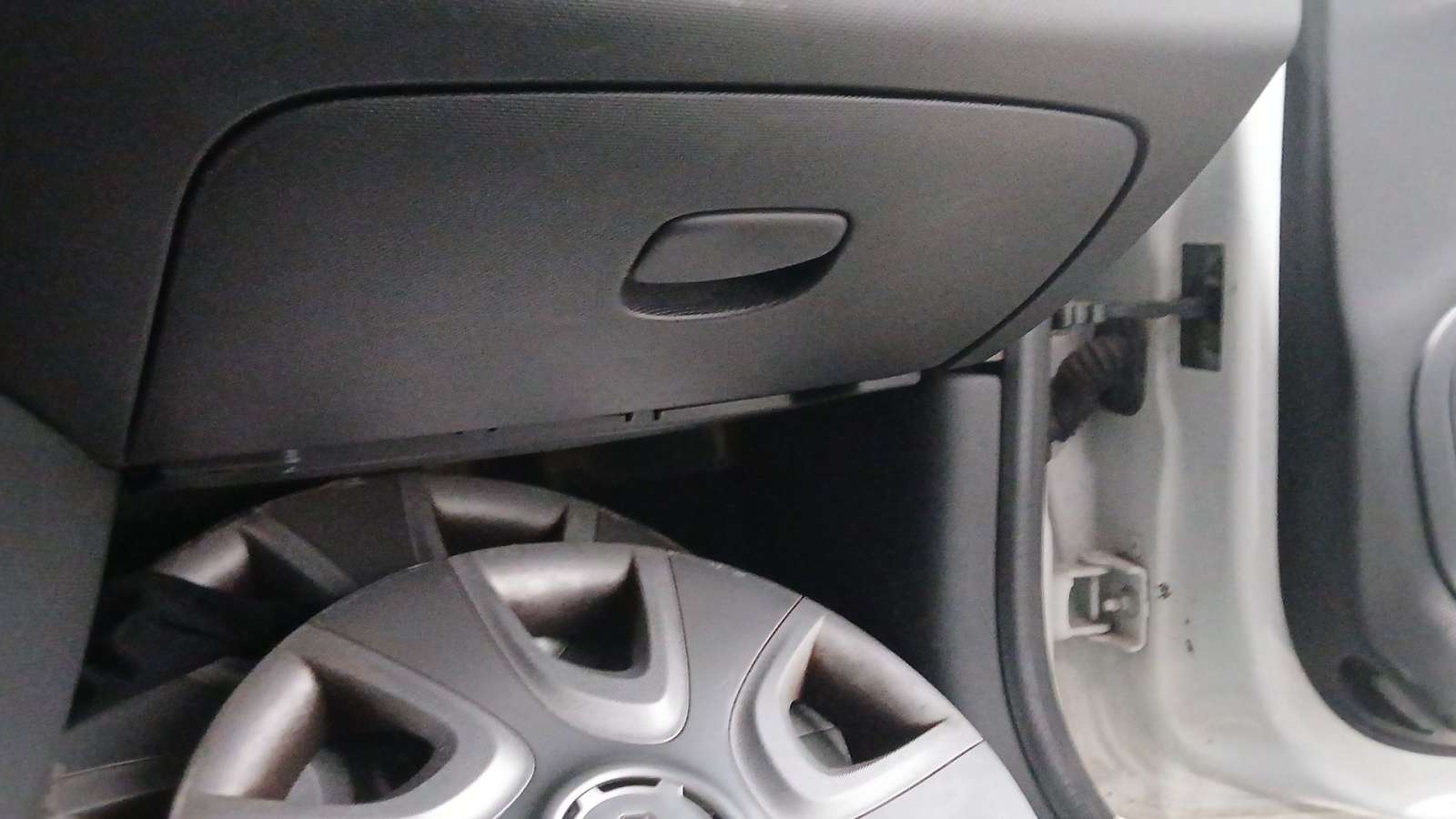 GUANTERA RENAULT CLIO IV (BH_) 2012- (681089776R 1773848)