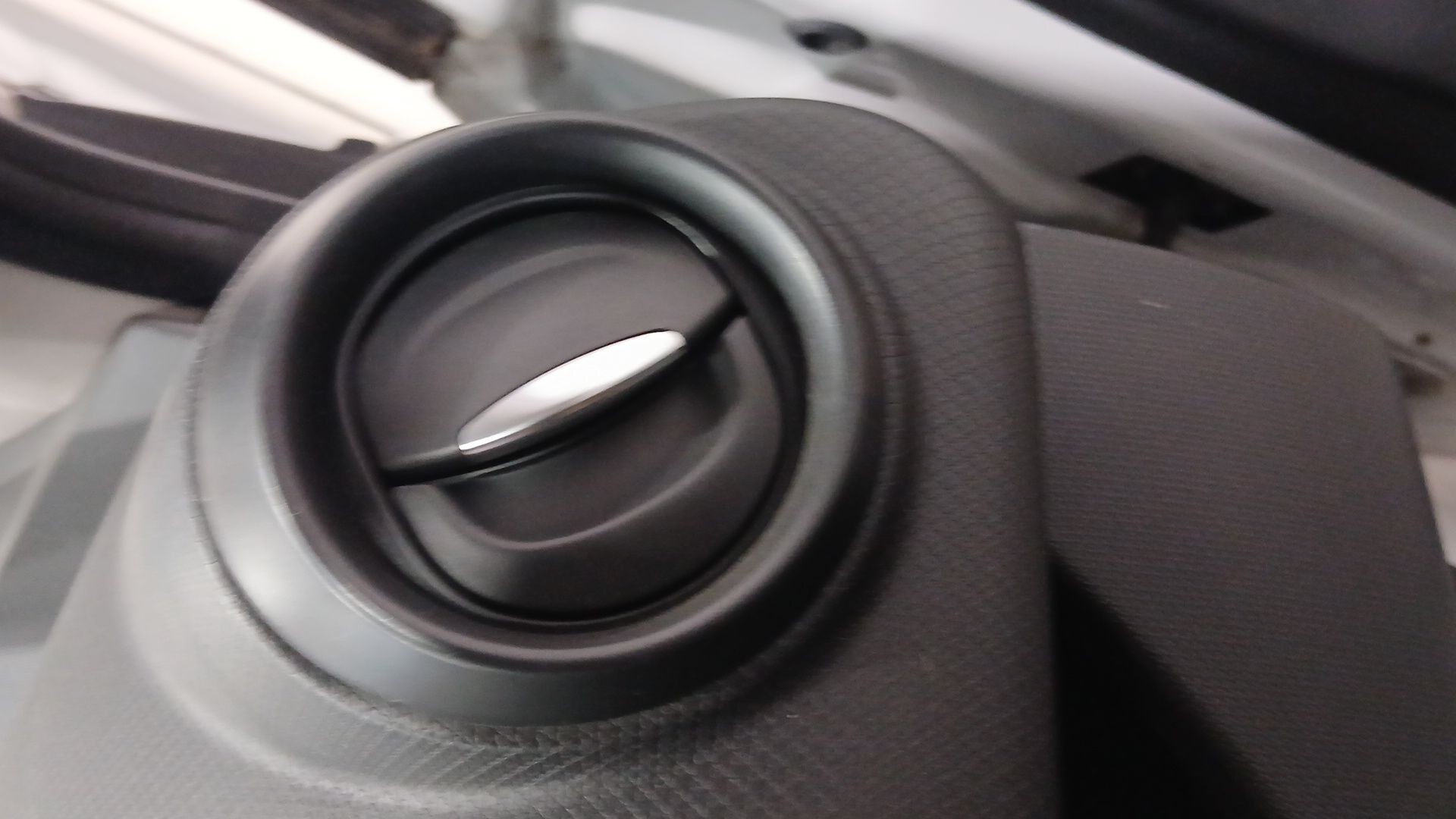 REJILLA AIREADORA RENAULT CLIO IV (BH_) 2012- (687605663R 1774089)