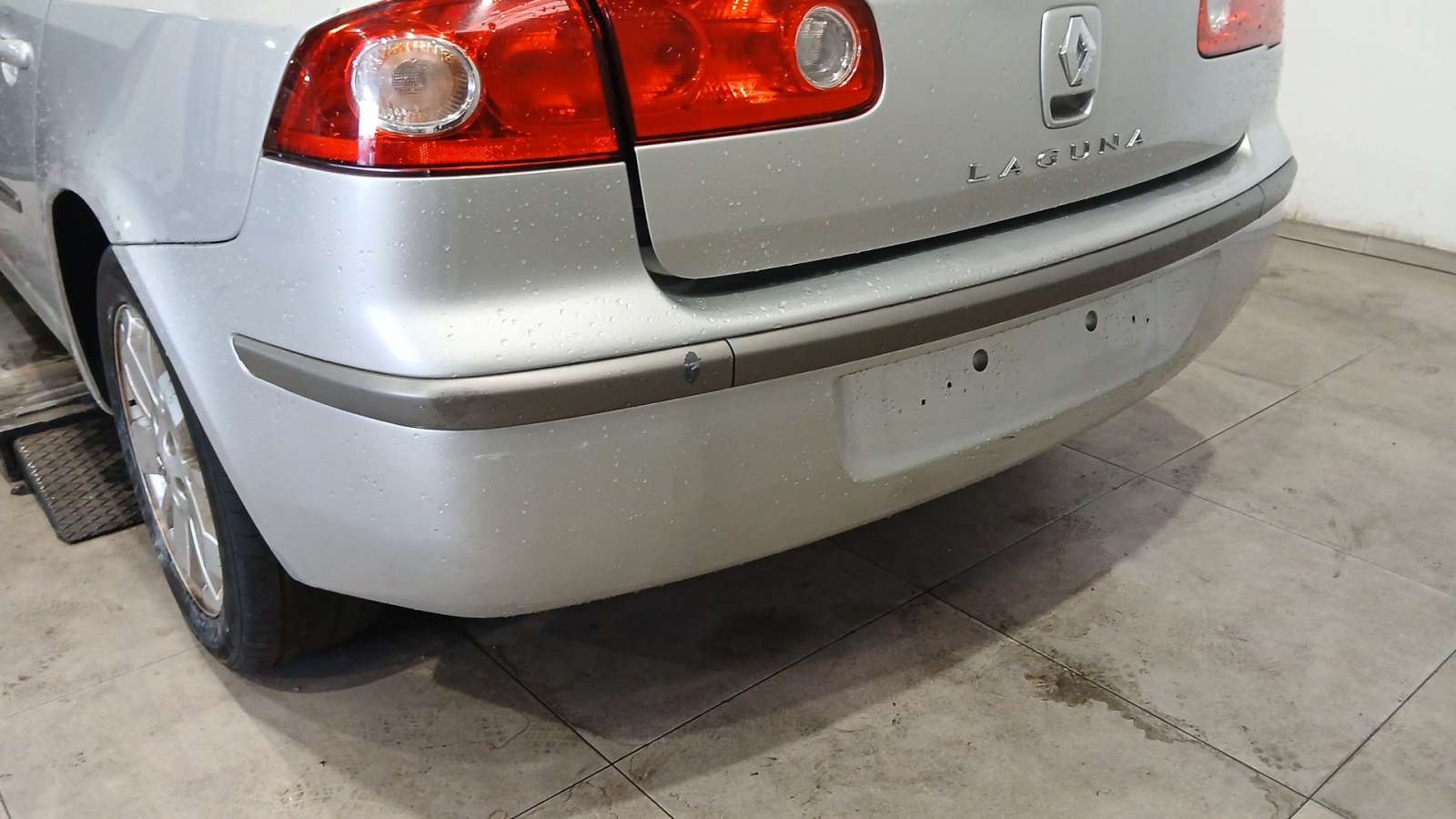 PARAGOLPES TRASERO RENAULT LAGUNA II (BG0/1_) 2001-2007 (7701206438 1779551)