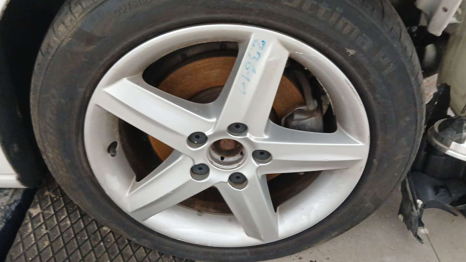 LLANTA DELANTERA DERECHA 5P0601025K72V 5P0601025K72V 