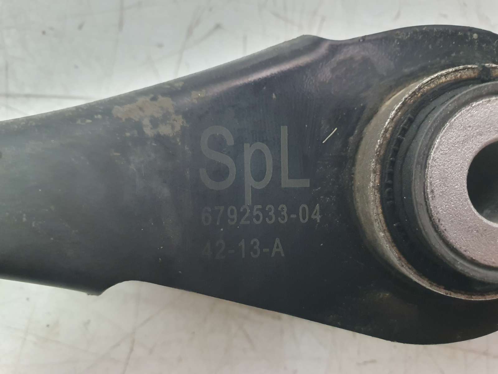 BRAZO SUSPENSION INFERIOR TRASERO IZQUIERDO 679253304 