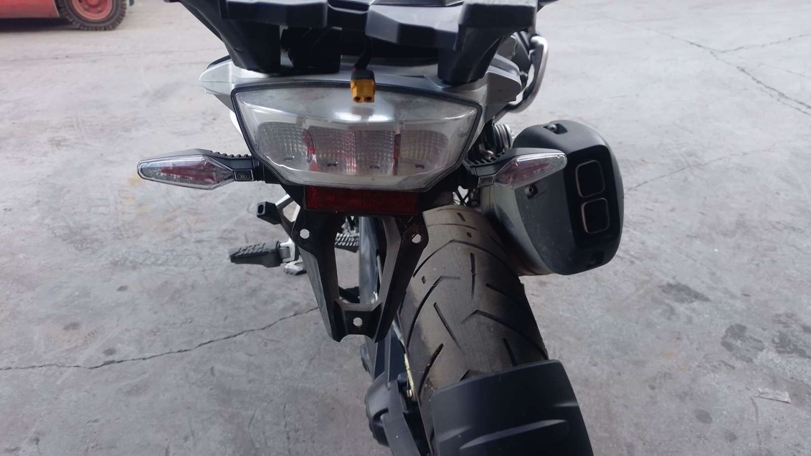 PILOTO TRASERO CENTRAL BMW R 1250 - (63218525604 1497750)