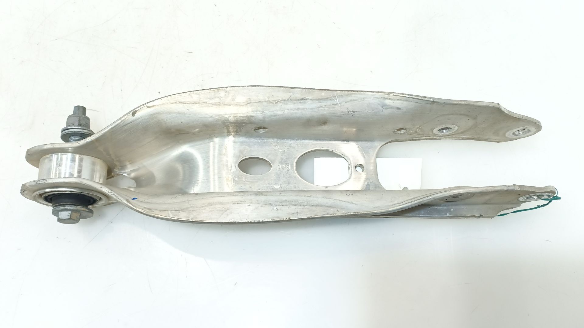 BRAZO SUSPENSION INFERIOR TRASERO DERECHO 80A505311B 80A505311B 