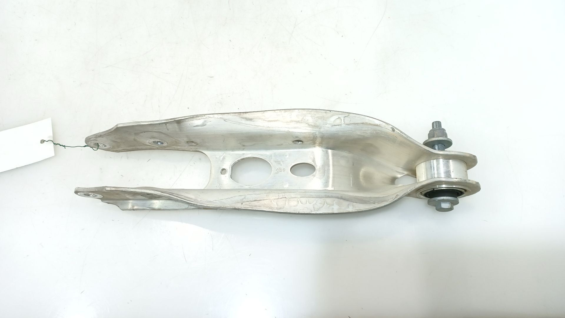 BRAZO SUSPENSION INFERIOR TRASERO IZQUIERDO 80A505311B 80A505311B 