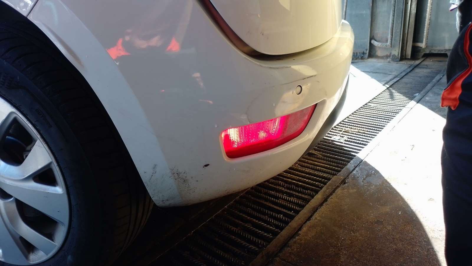 FARO ANTINIEBLA TRASERO IZQUIERDO CITROËN C4 PICASSO II 2013- (9676122780 1501228)