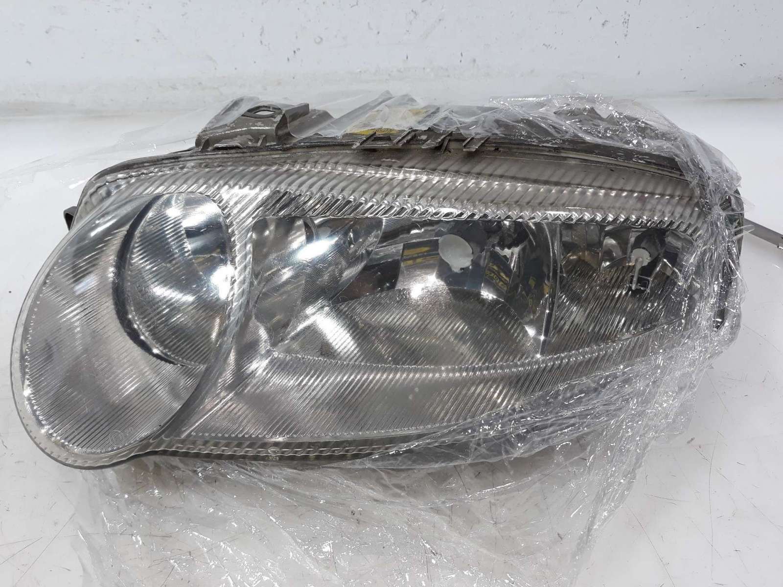 FARO IZQUIERDO ALFA ROMEO 147 (190) 2000-2006 (0046826196 1060273)