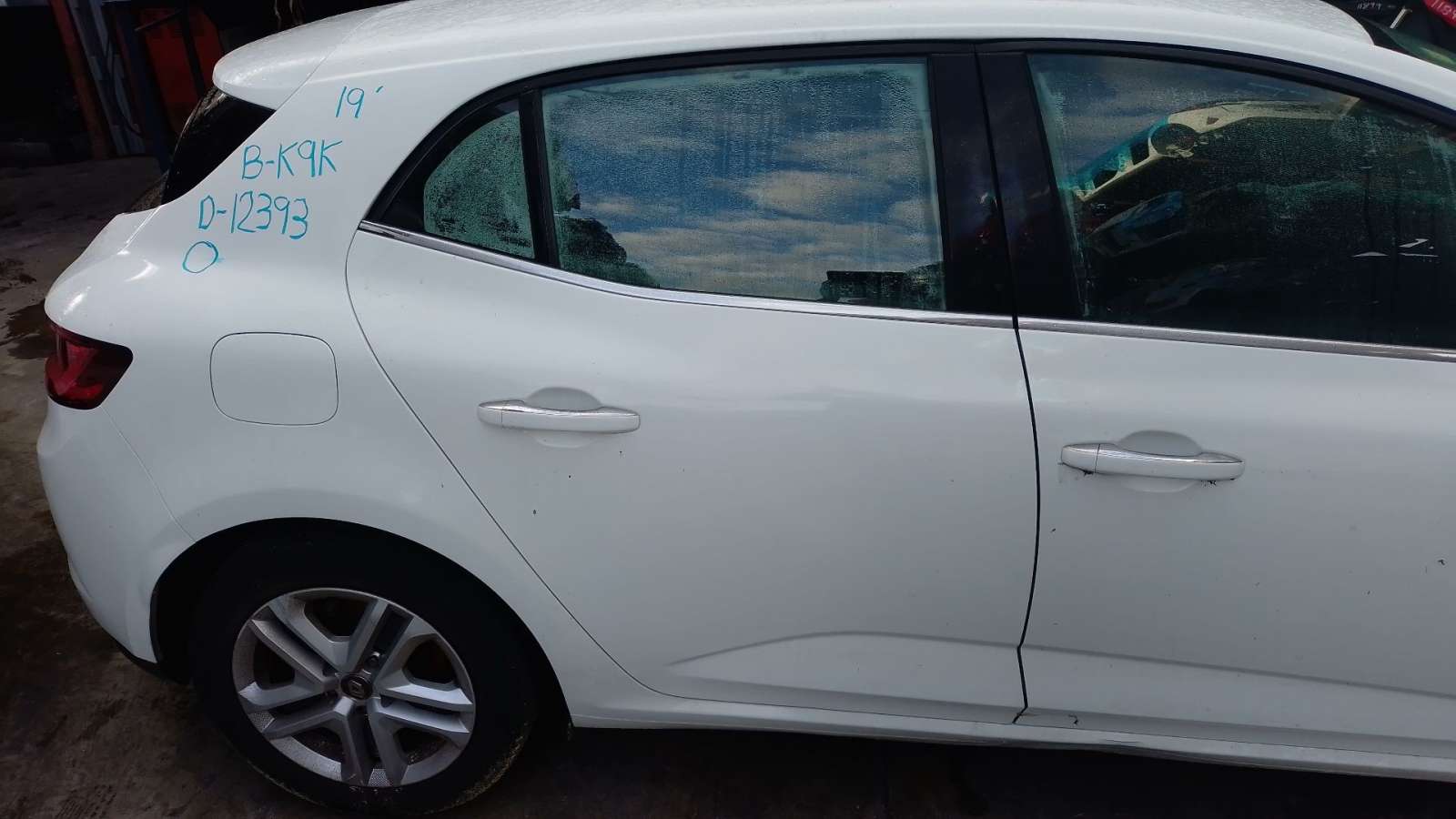 PUERTA TRASERA DERECHA RENAULT MEGANE IV Hatchback (B9A/M/N_) 2015- (821001172R 1504069)