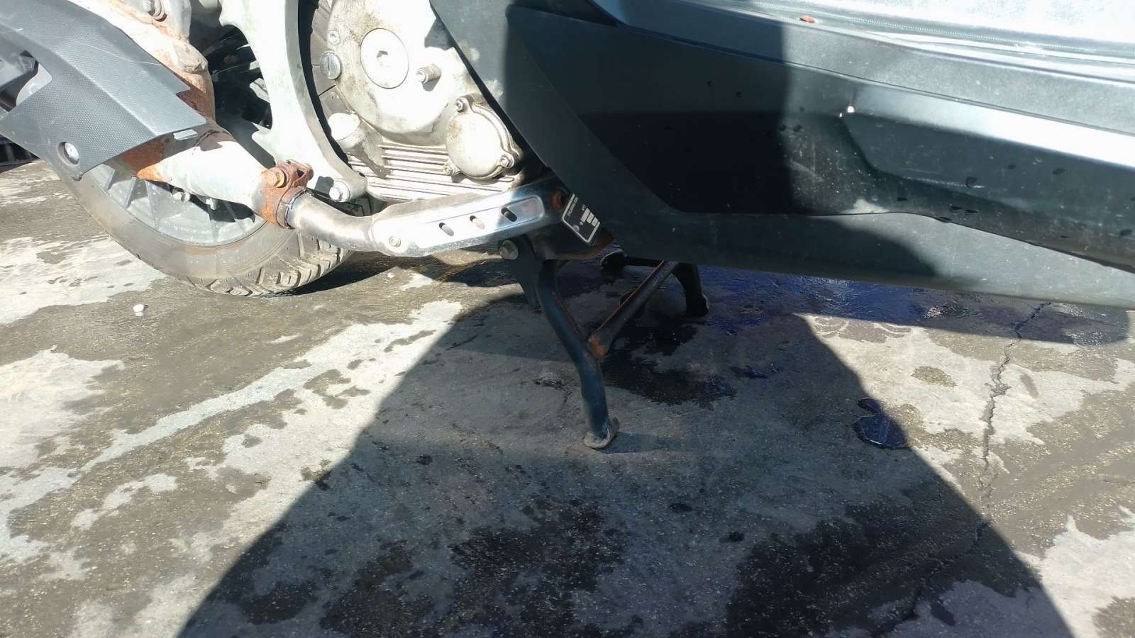 CABALLETE CENTRAL MITT 330 GTS - (CAballete 1503792)