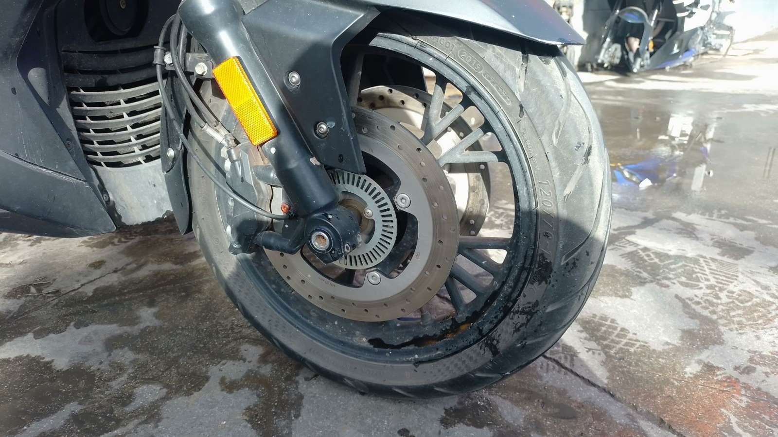 LLANTA MITT 330 GTS - (LLANTA 1503816)