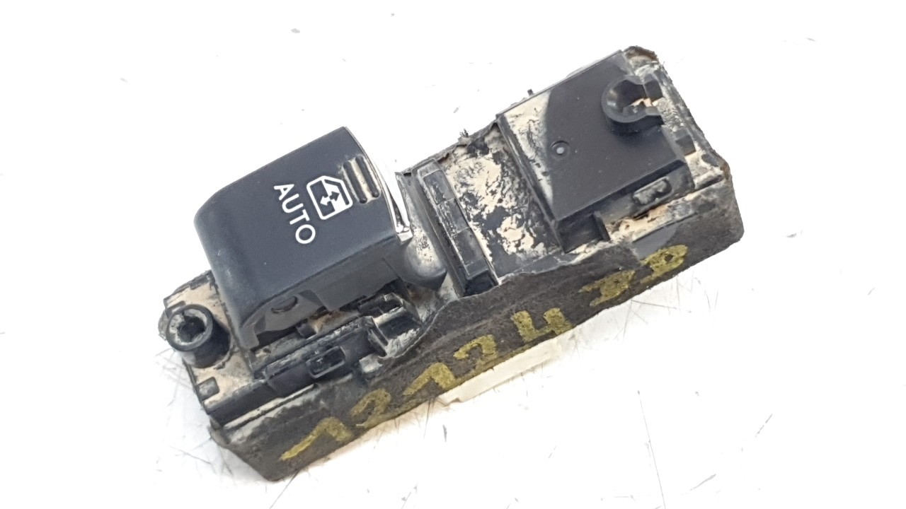 MANDO ELEVALUNAS DELANTERO DERECHO 83071AL061 