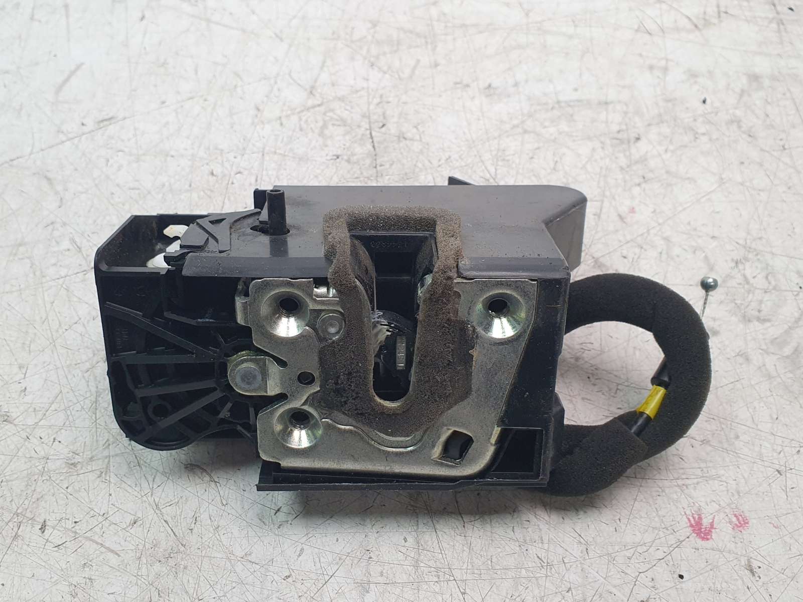 CERRADURA PUERTA TRASERA DERECHA 825022783R 