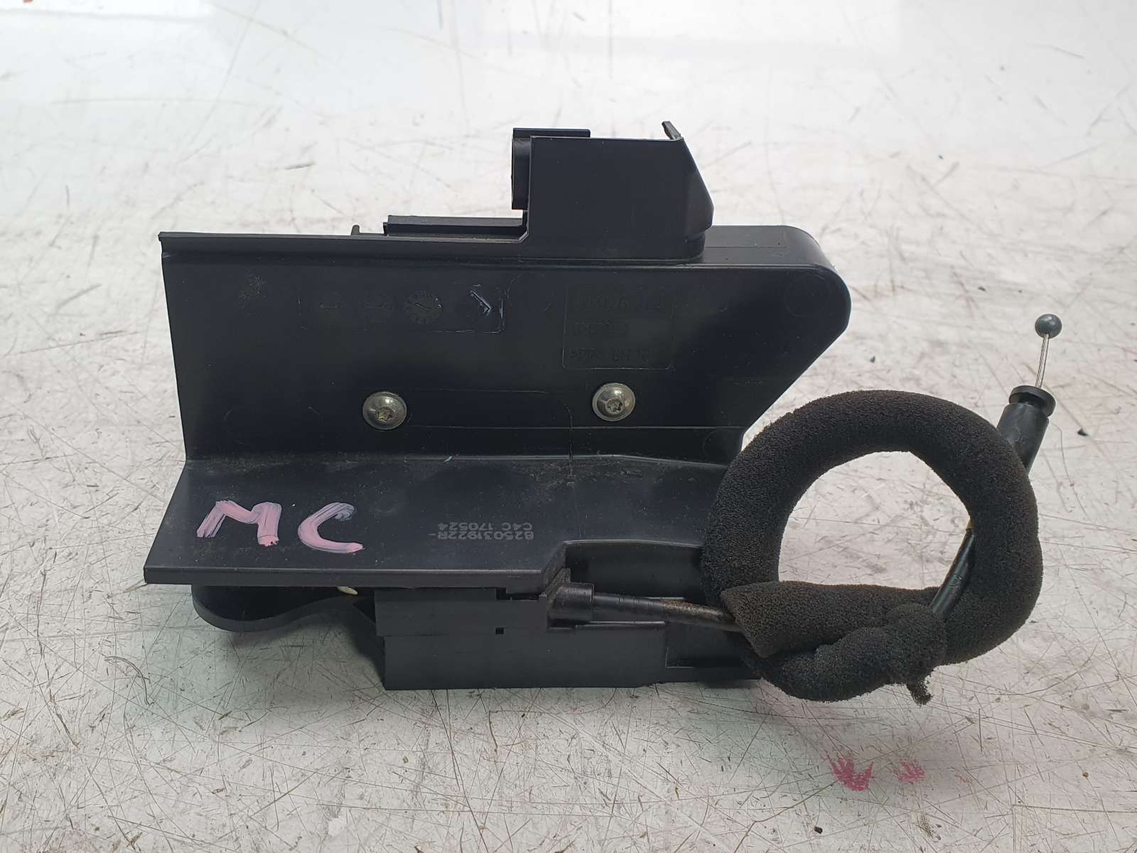 CERRADURA PUERTA TRASERA IZQUIERDA 825031922R 