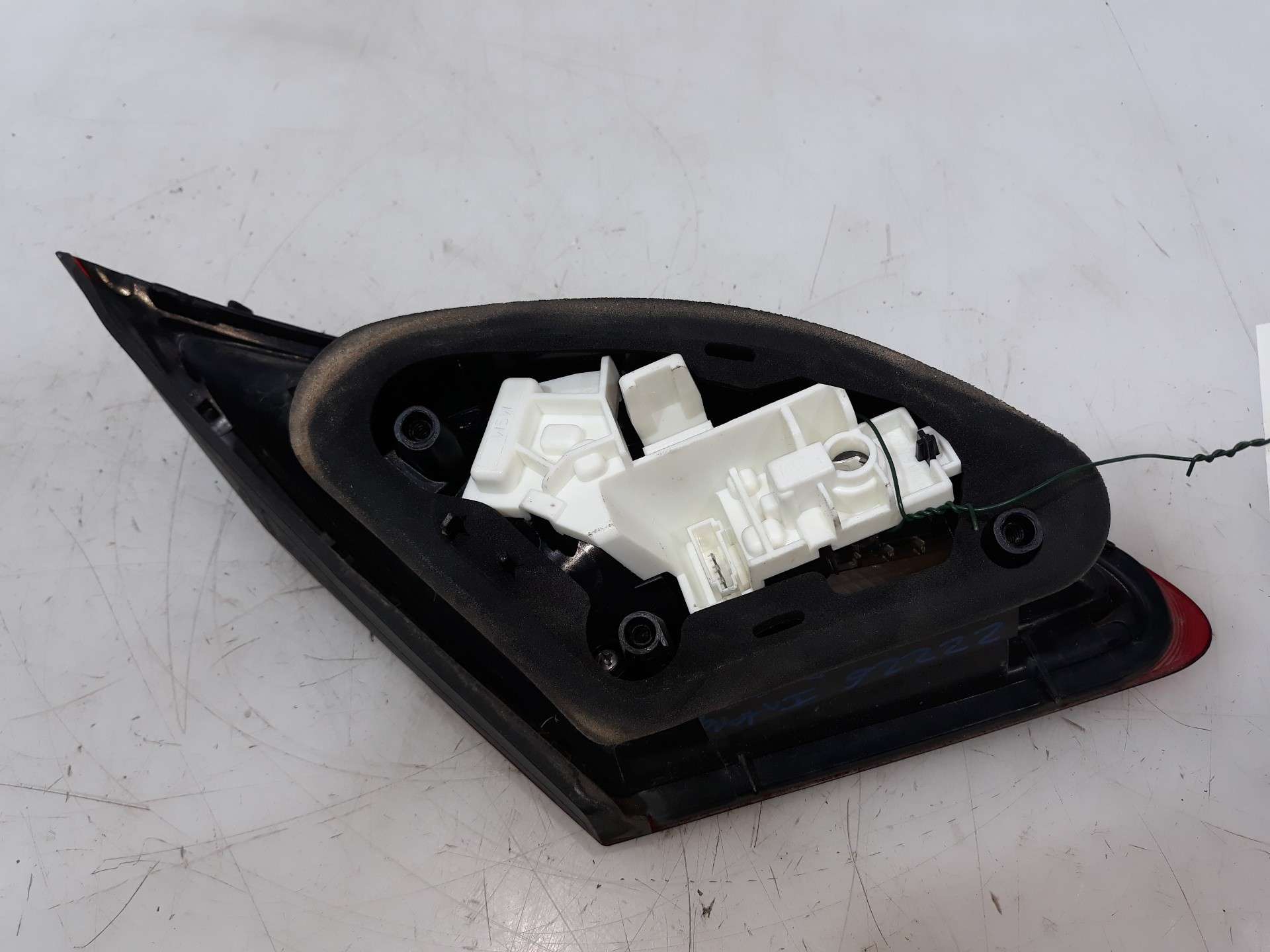 PILOTO TRASERO DERECHO INTERIOR OPEL ASTRA J LIM. 2009-2015 (13319950 1532376)