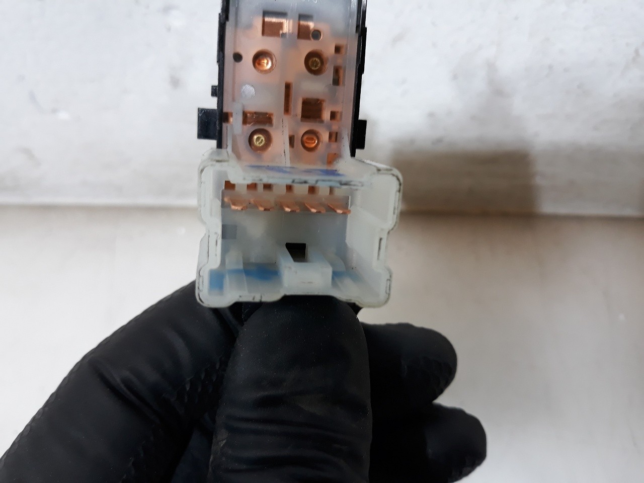 MANDO ELEVALUNAS TRASERO IZQUIERDO RENAULT KADJAR 2015- (254119716R 1312242)