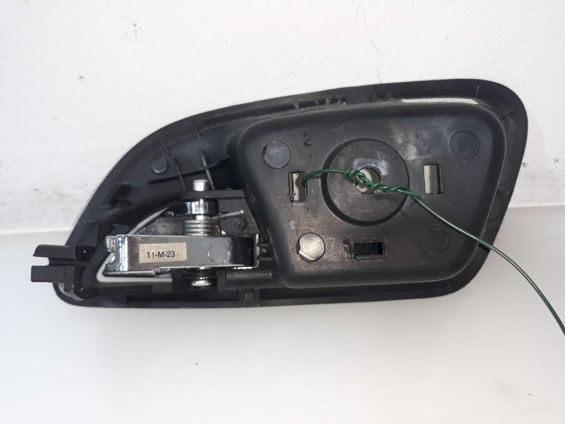 MANETA INTERIOR DELANTERA DERECHA CHEVROLET CRUZE HATCHBACK 2011-2014 (95186077 1485049)