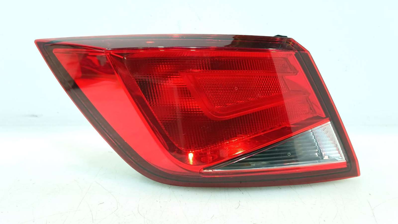 PILOTO TRASERO IZQUIERDO 5F9945095 5F9945095 