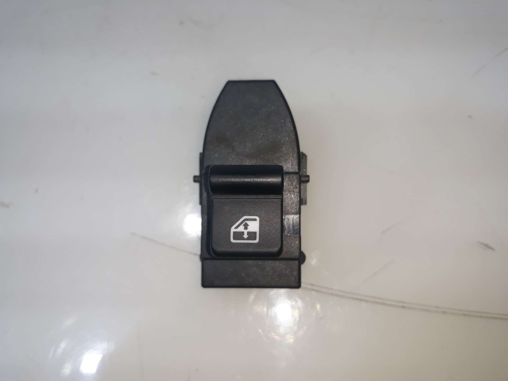 MANDO ELEVALUNAS DELANTERO DERECHO ALFA ROMEO GIULIETTA (191) 2010- (156094784 1345025)