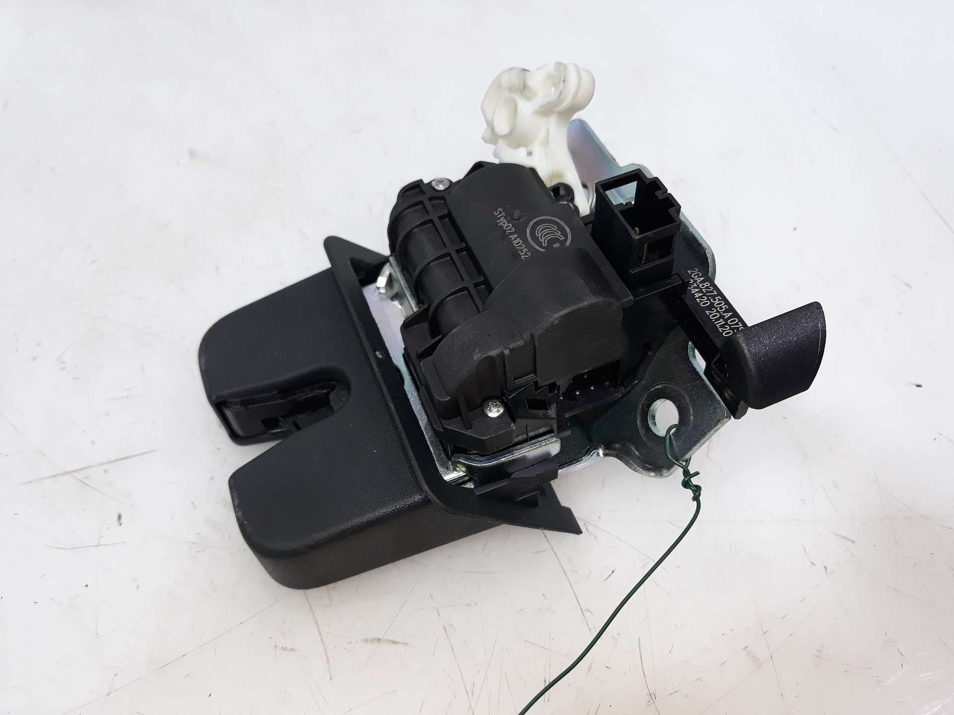 CERRADURA MALETERO / PORTON VOLKSWAGEN T-ROC 2017- (2GA827505A 1535373)