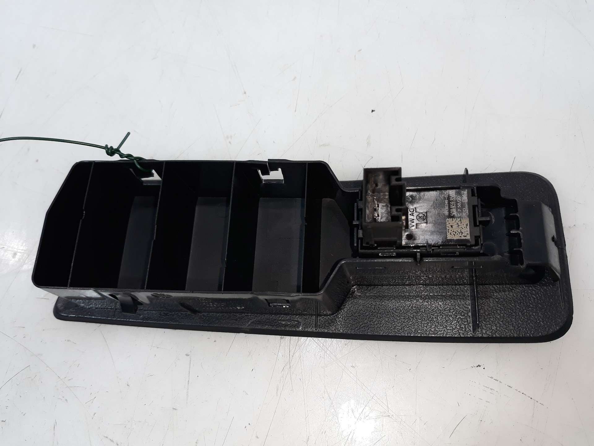 MANDO ELEVALUNAS TRASERO IZQUIERDO VOLKSWAGEN T-ROC 2017- (5G0959855L 1535394)