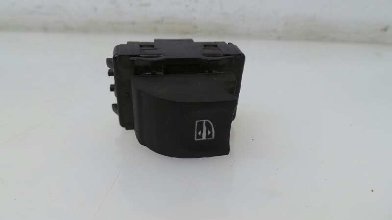 MANDO ELEVALUNAS DELANTERO DERECHO RENAULT MEGANE III BERLINA 5 P 2008-2016 (809600018 1102467)