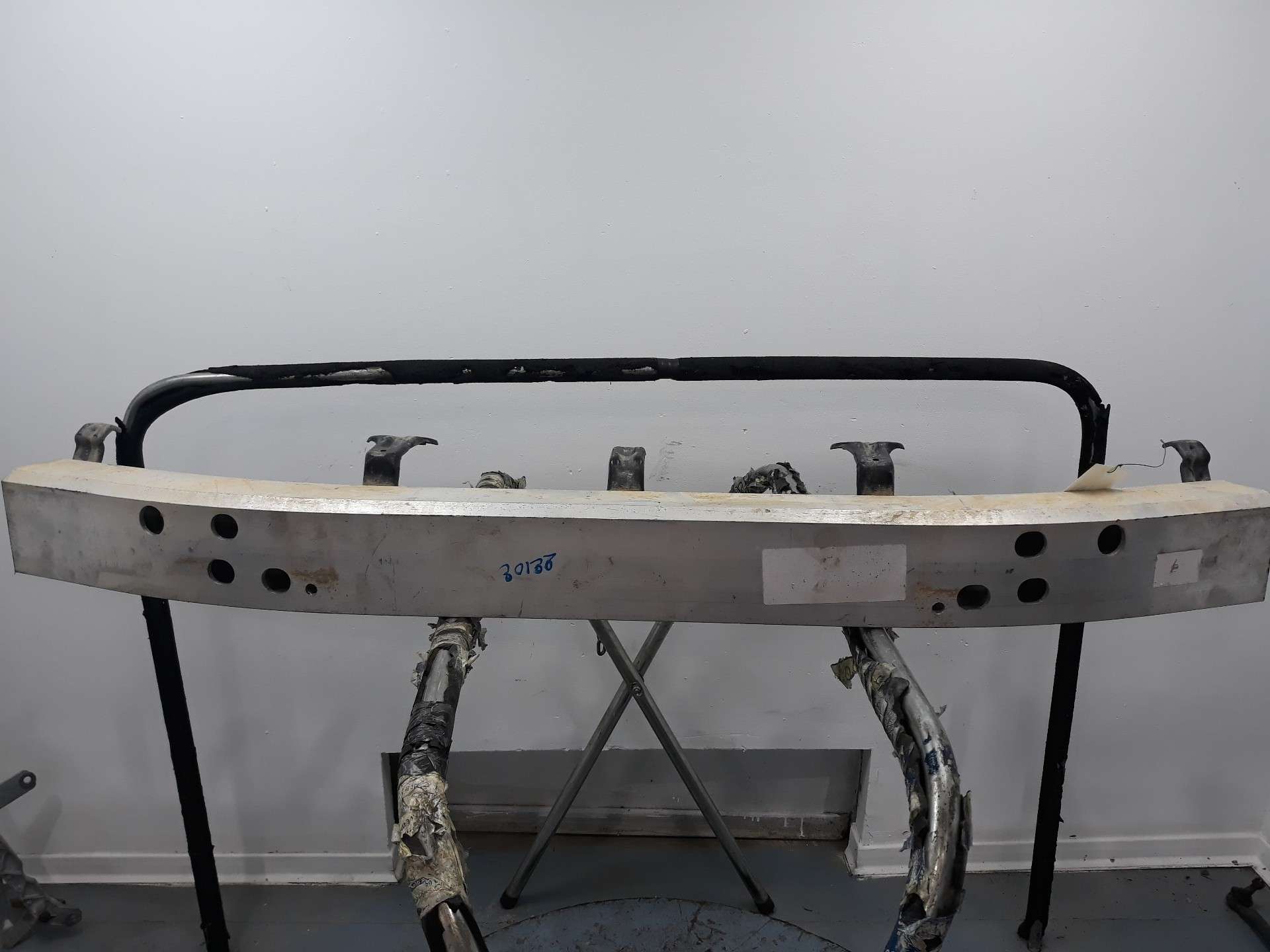 REFUERZO PARAGOLPES DELANTERO TOYOTA LAND CRUISER (J15) 2009-2017 (5202160160 1535430)