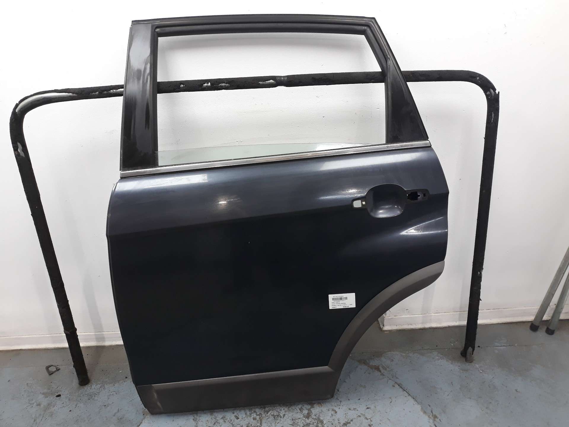 PUERTA TRASERA IZQUIERDA CHEVROLET CAPTIVA 2006-2016 (95460132 1485571)