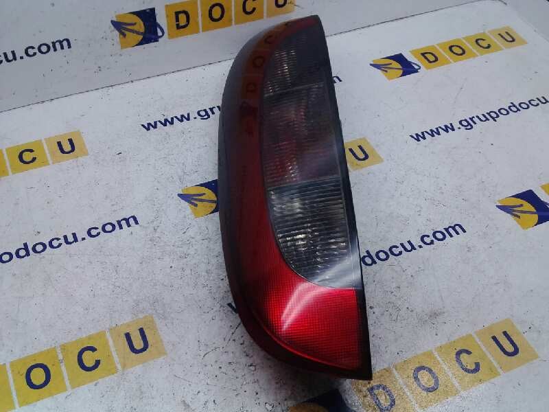 PILOTO TRASERO IZQUIERDO OPEL CORSA C 2000-2003 (09196363 576909)