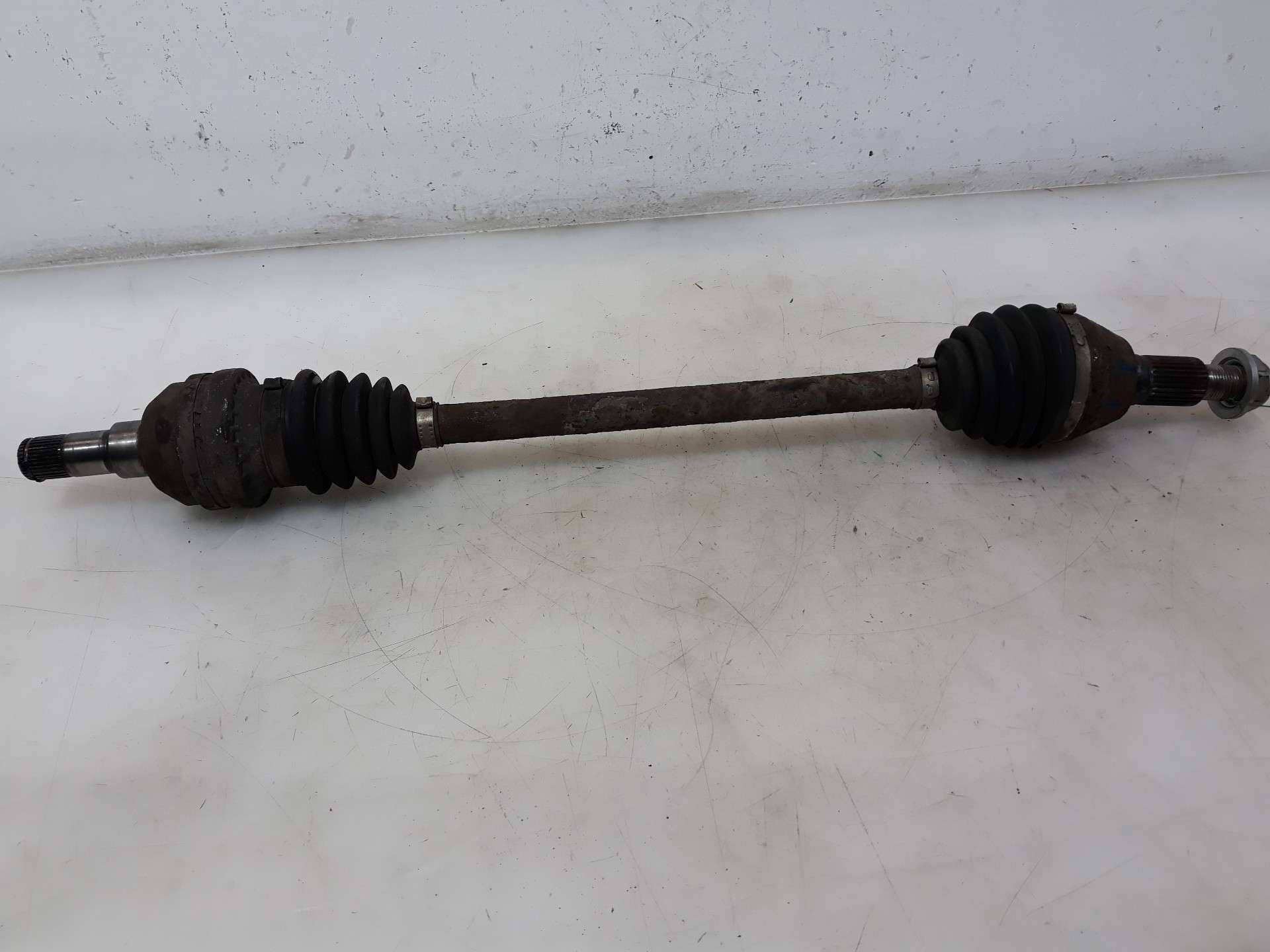 TRANSMISION TRASERA IZQUIERDA CHEVROLET CAPTIVA 2006-2016 (96624821 1485586)