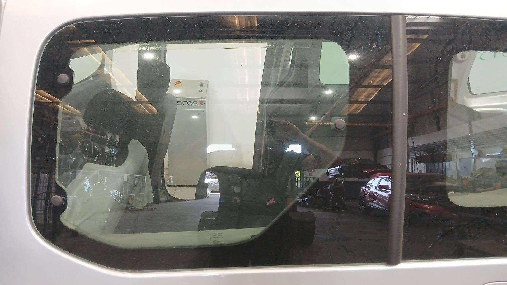 LUNA CUSTODIA TRASERA IZQUIERDA PEUGEOT PARTNER TEPEE 2008- (8569VE 1718810)