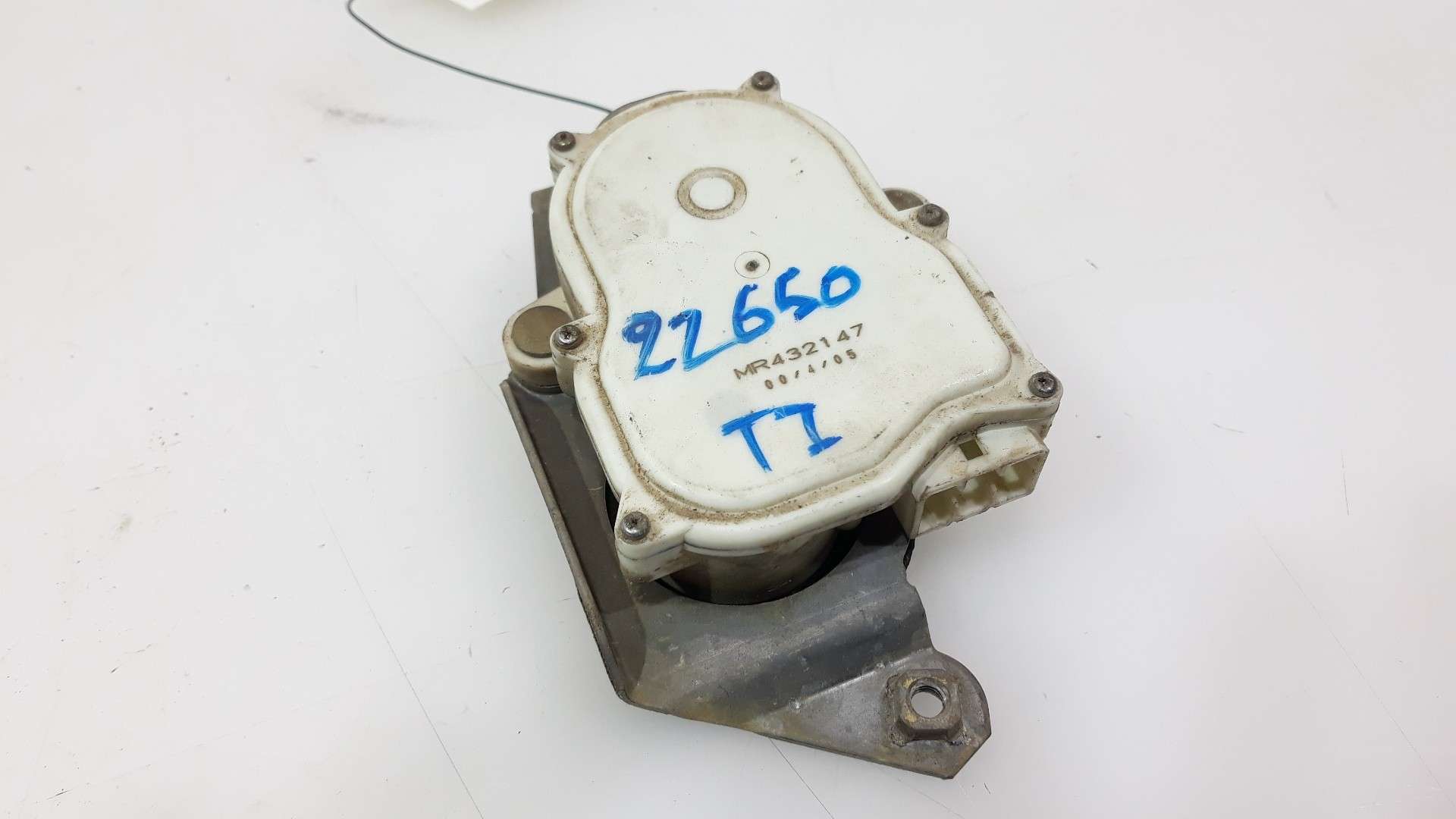 MOTOR CIERRE CENTRALIZADO TRASERO IZQUIERDO MITSUBISHI MONTERO SPORT (K90) 1998-2007 (MR432147 1598158)