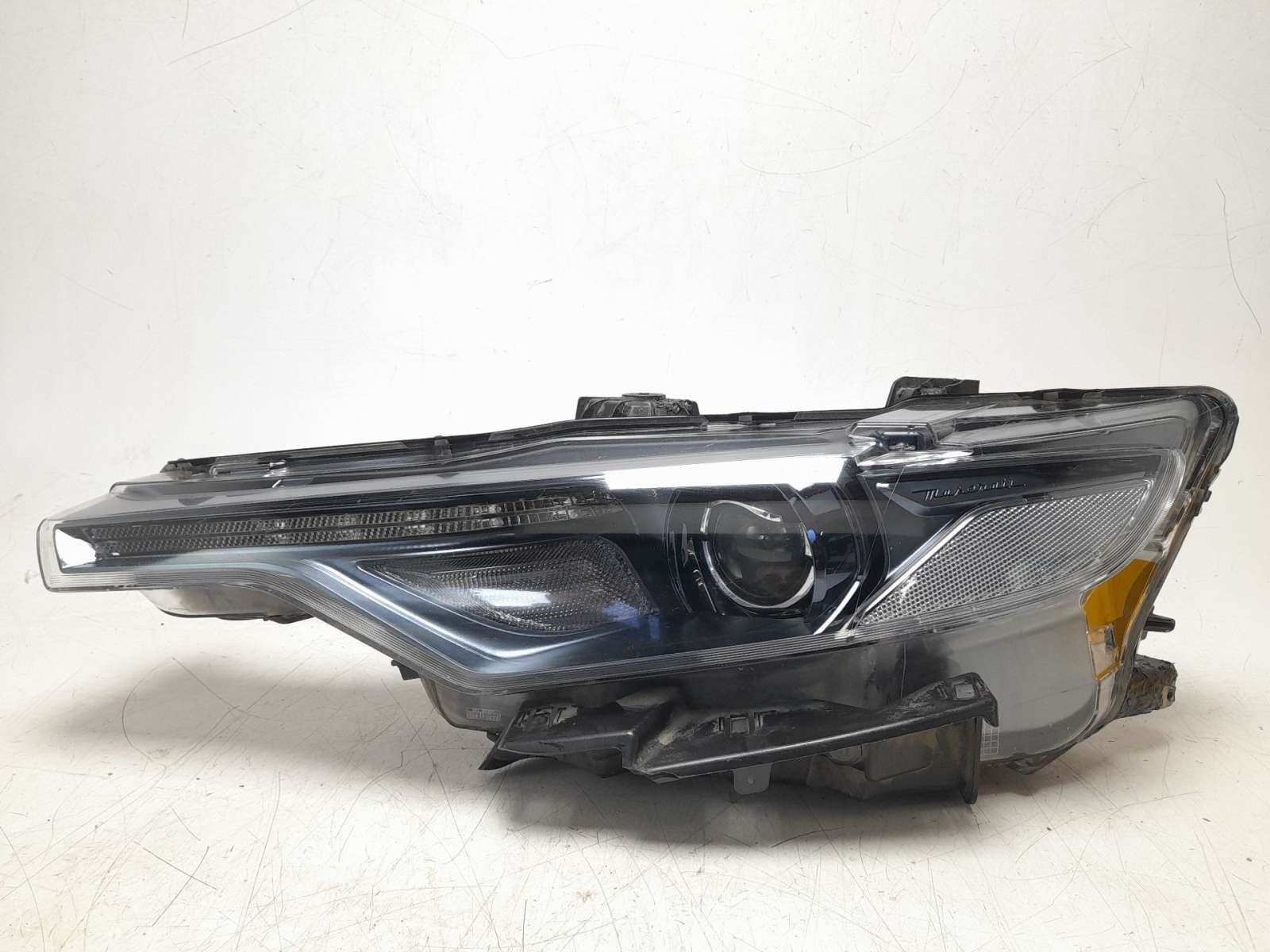 FARO IZQUIERDO 670032328 