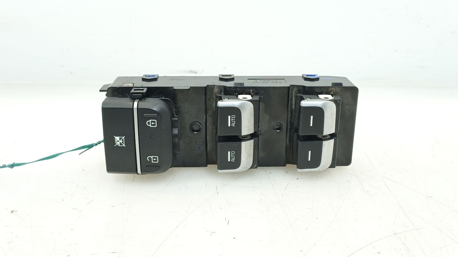 MANDO ELEVALUNAS DELANTERO IZQUIERDO 93570D4050 93570D4050 