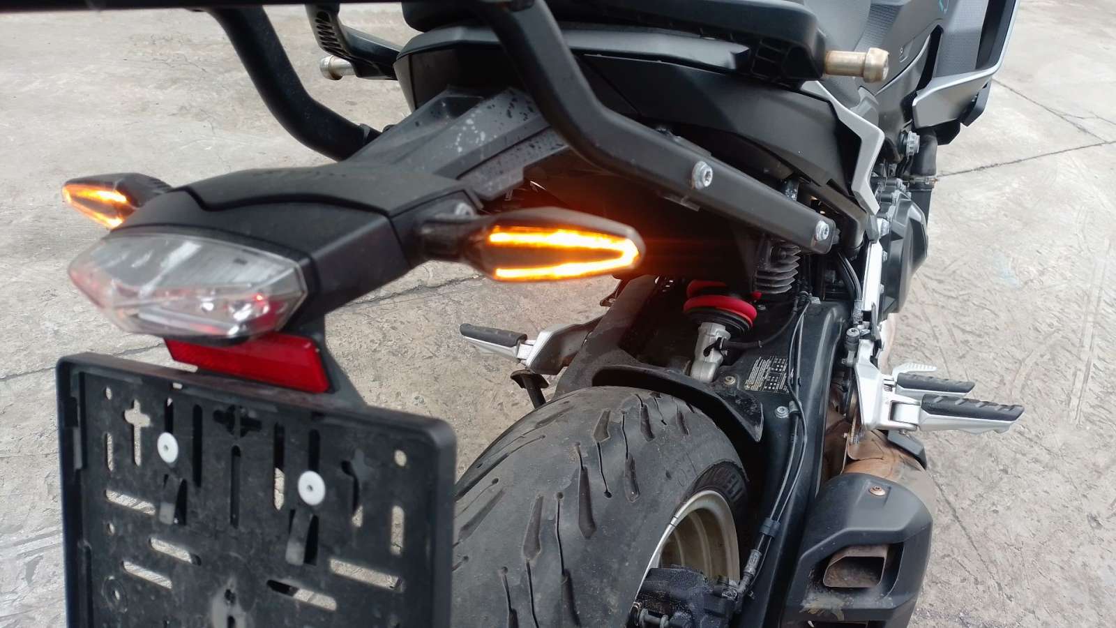 PILOTO TRASERO DERECHO BMW F (801cc - ) - (63138557188 1510950)