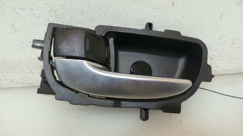 MANETA INTERIOR DELANTERA IZQUIERDA TOYOTA YARIS 2014-2017 (6920602300C2 1211097)