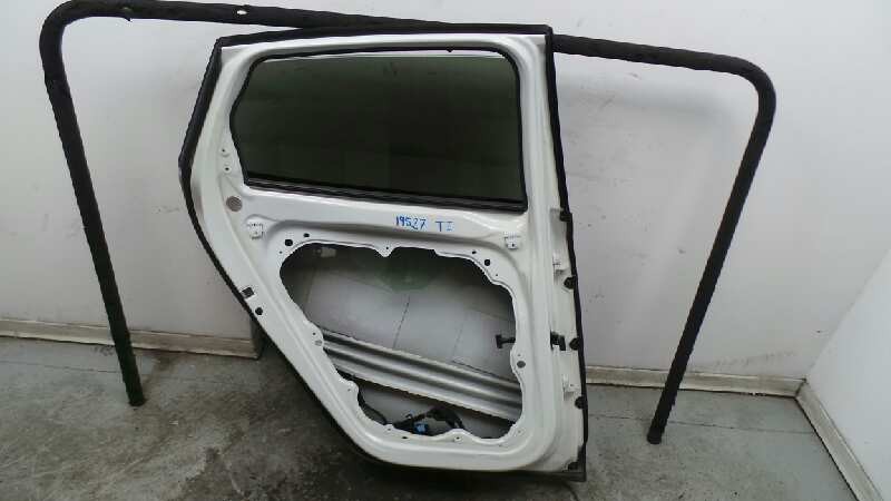 PUERTA TRASERA IZQUIERDA VOLVO V40 CROSS COUNTRY 2012- (31424670 1109813)