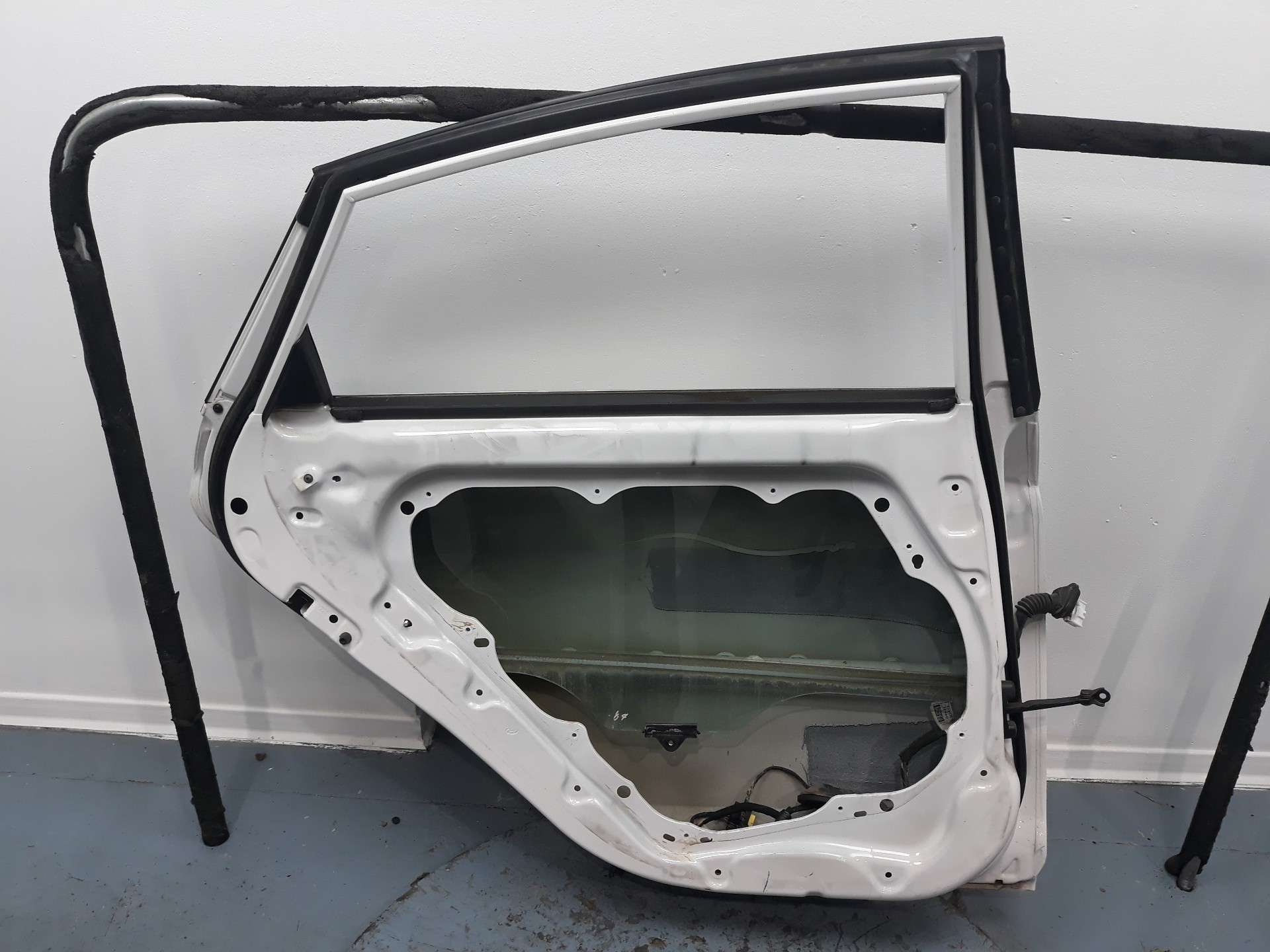 PUERTA TRASERA IZQUIERDA HYUNDAI I40 2012- (770033Z300 1490404)