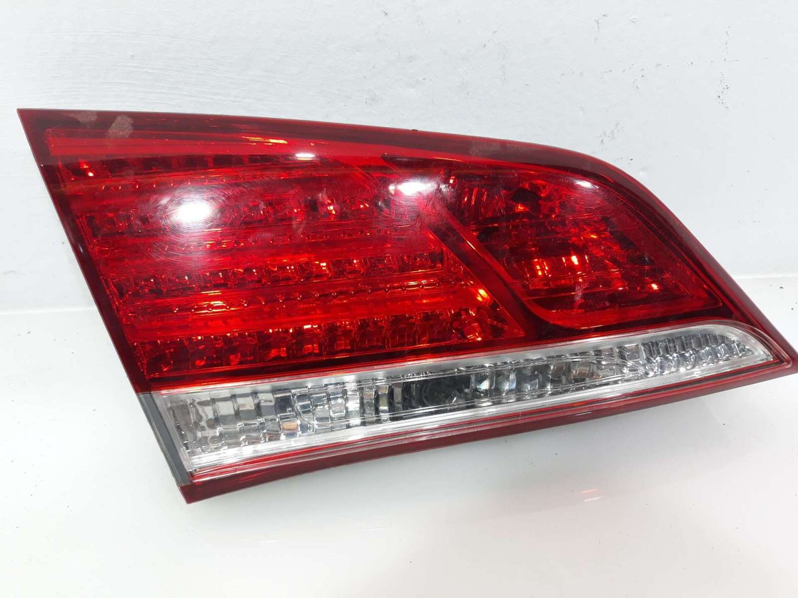 PILOTO TRASERO IZQUIERDO INTERIOR HYUNDAI I40 2012- (924033Z300 1490407)