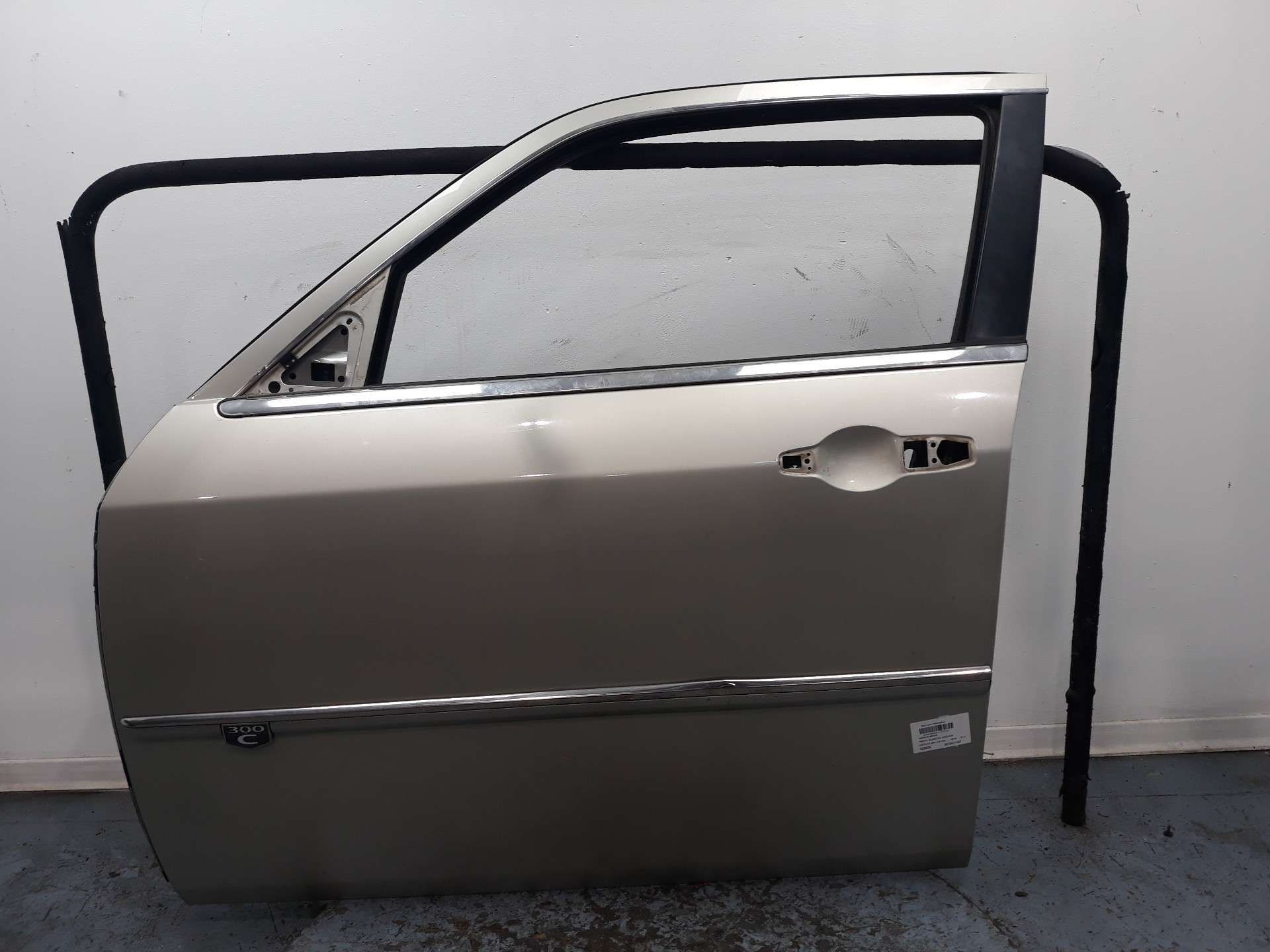 PUERTA DELANTERA IZQUIERDA CHRYSLER 300C (LX, LE) 2004- (05134171AP 1538828)