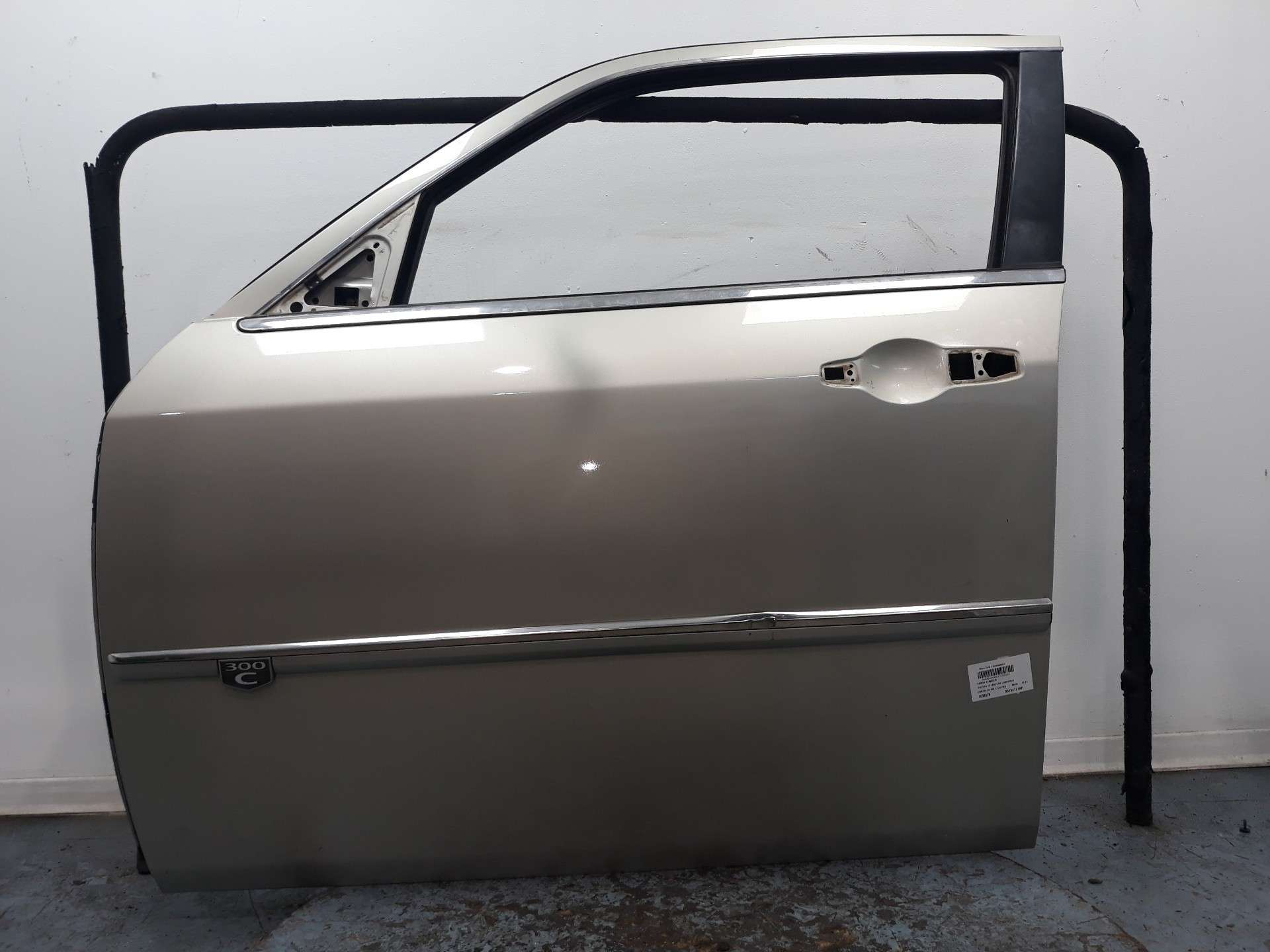 PUERTA DELANTERA IZQUIERDA CHRYSLER 300C (LX, LE) 2004- (05134171AP 1538828)