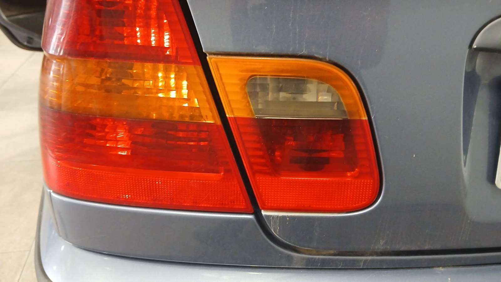 PILOTO TRASERO IZQUIERDO INTERIOR BMW 3 (E46) 1997-2005 (63216907945 1777822)