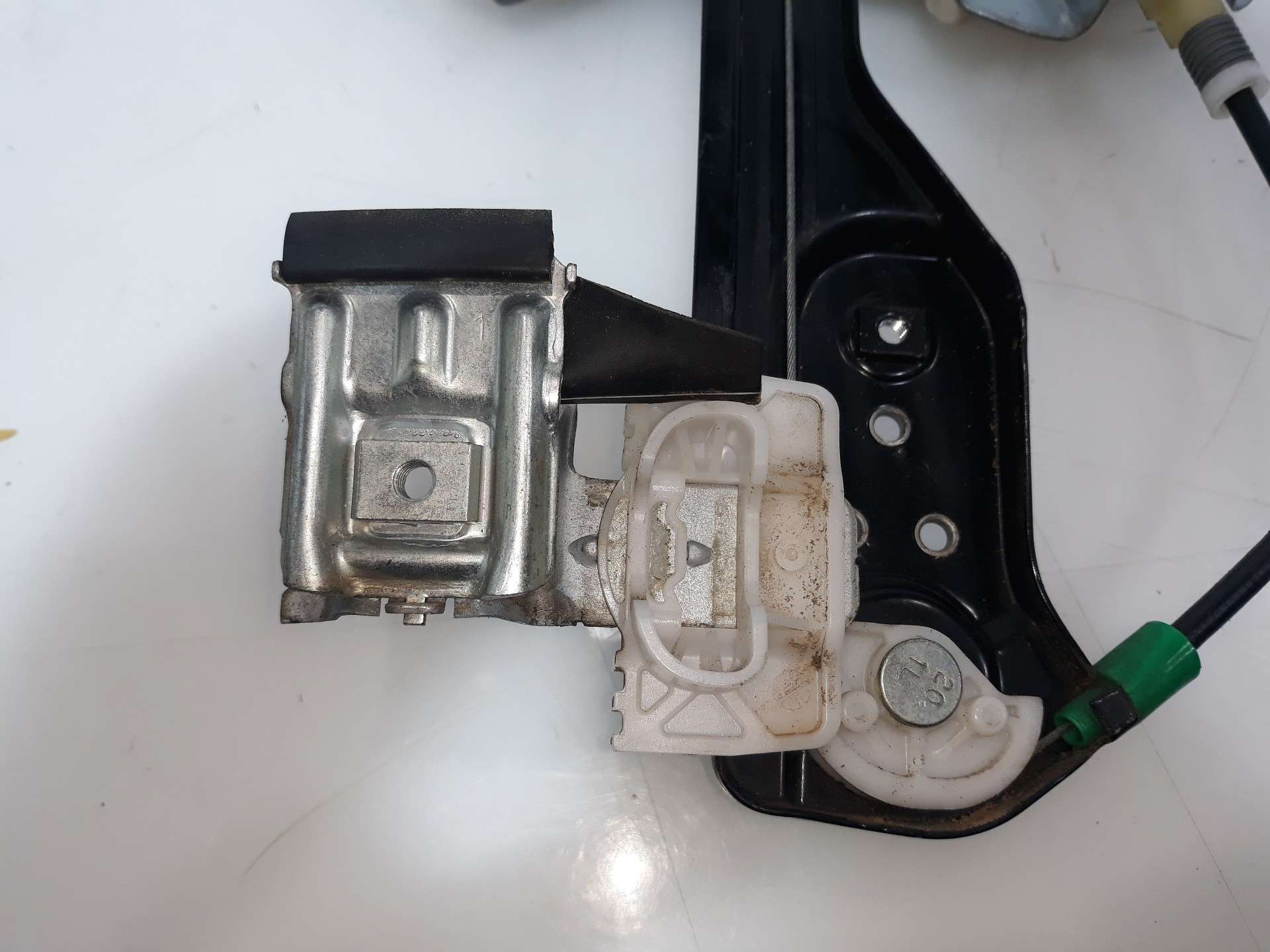 ELEVALUNAS DELANTERO IZQUIERDO CHRYSLER 300C (LX, LE) 2004- (05065475AE 1538851)