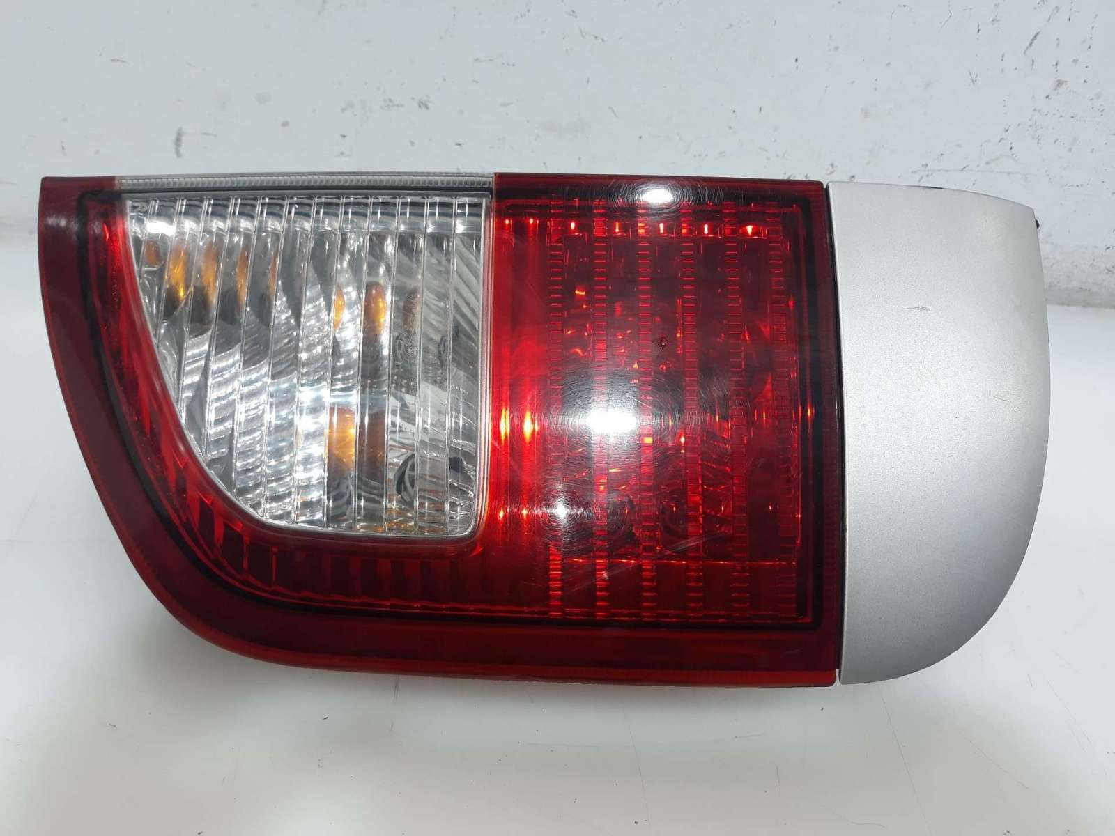 PILOTO TRASERO DERECHO SSANGYONG KYRON 2005-2011 (8360209002 1539090)