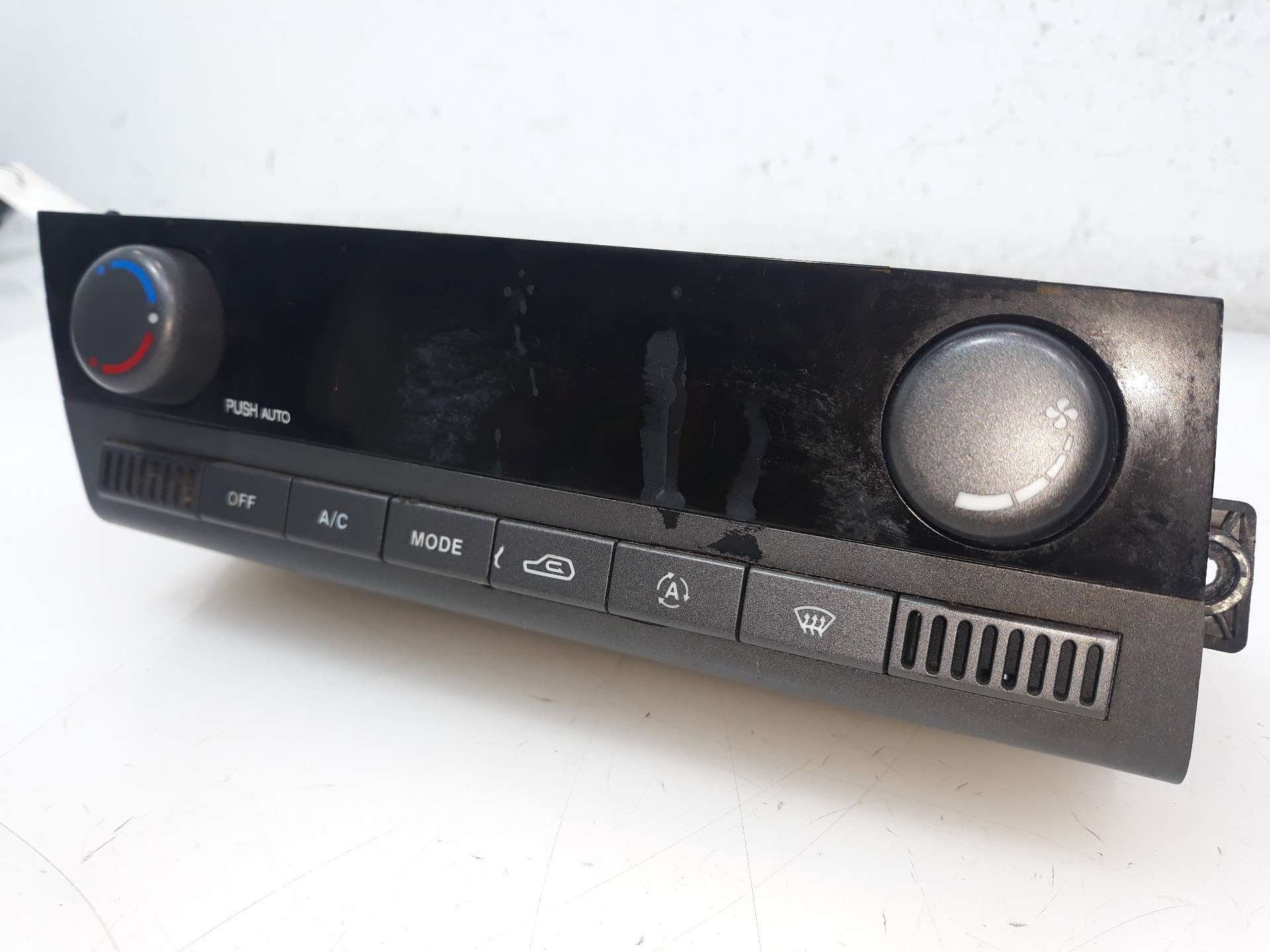 MANDO CLIMATIZADOR SSANGYONG KYRON 2005-2011 (6870009020 1539113)