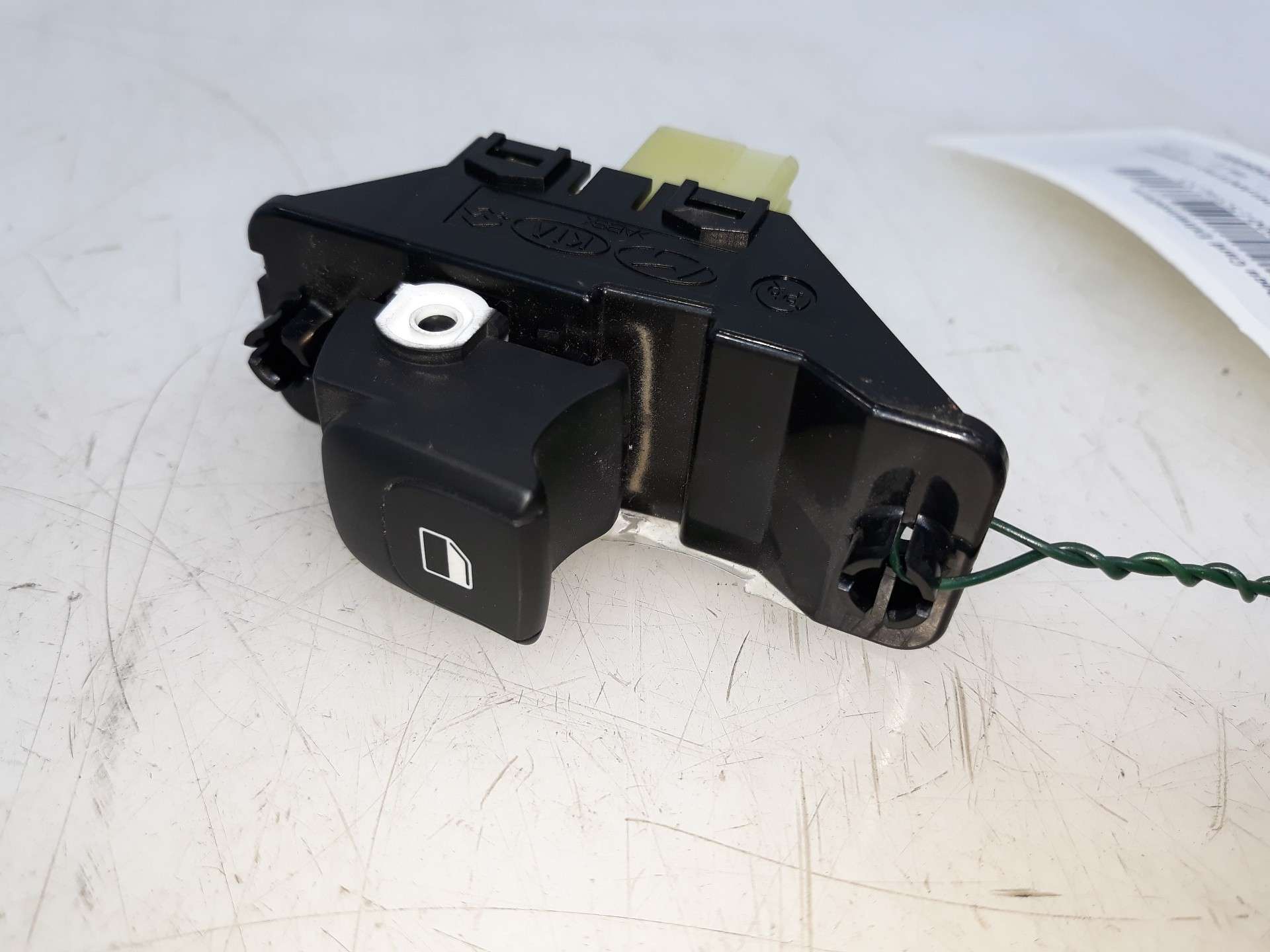 MANDO ELEVALUNAS DELANTERO DERECHO KIA STONIC (YBCUV) 2017- (93575H8000 1539633)