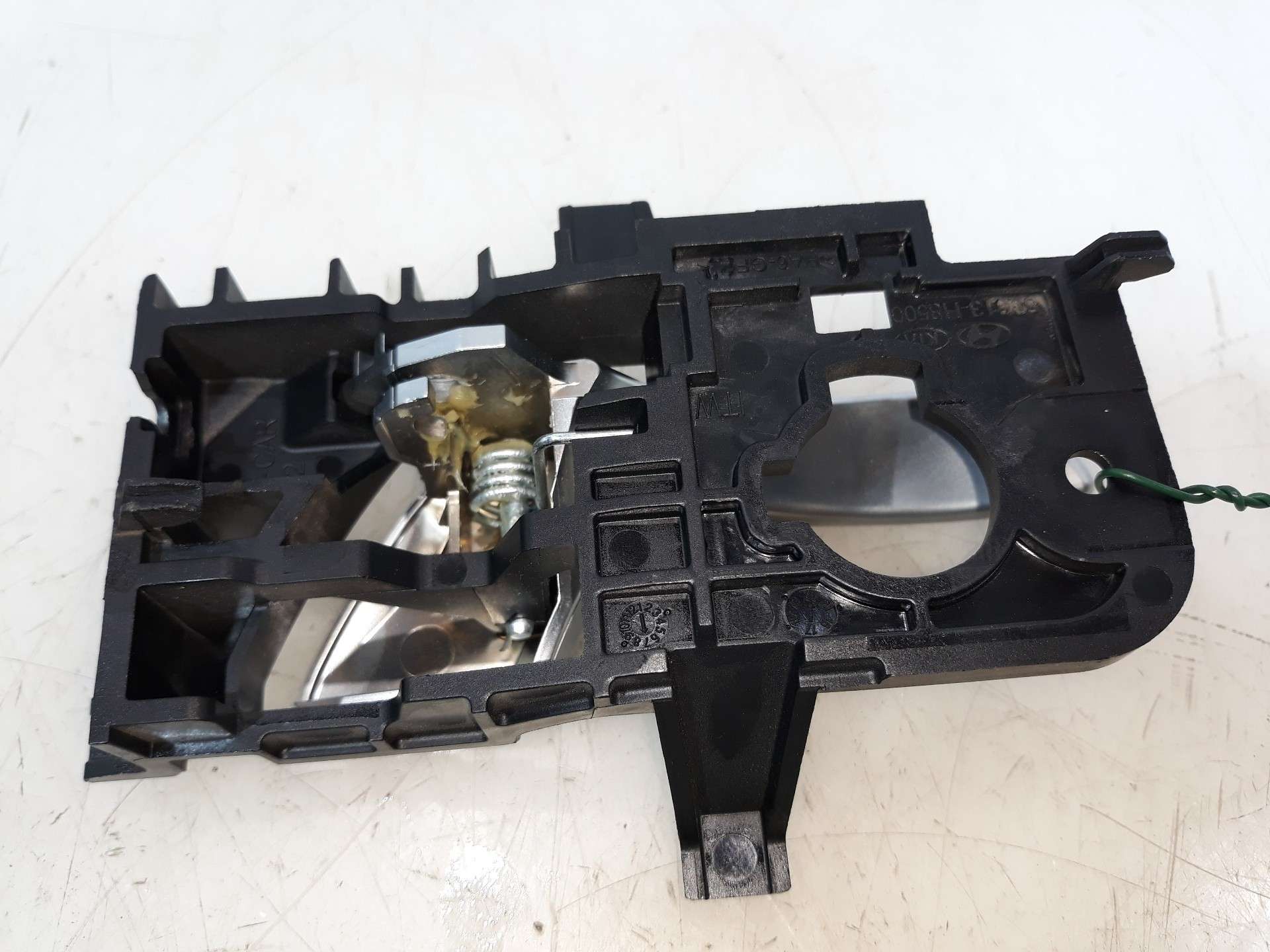 MANETA INTERIOR TRASERA IZQUIERDA KIA STONIC (YBCUV) 2017- (83610H8510SA1 1539647)